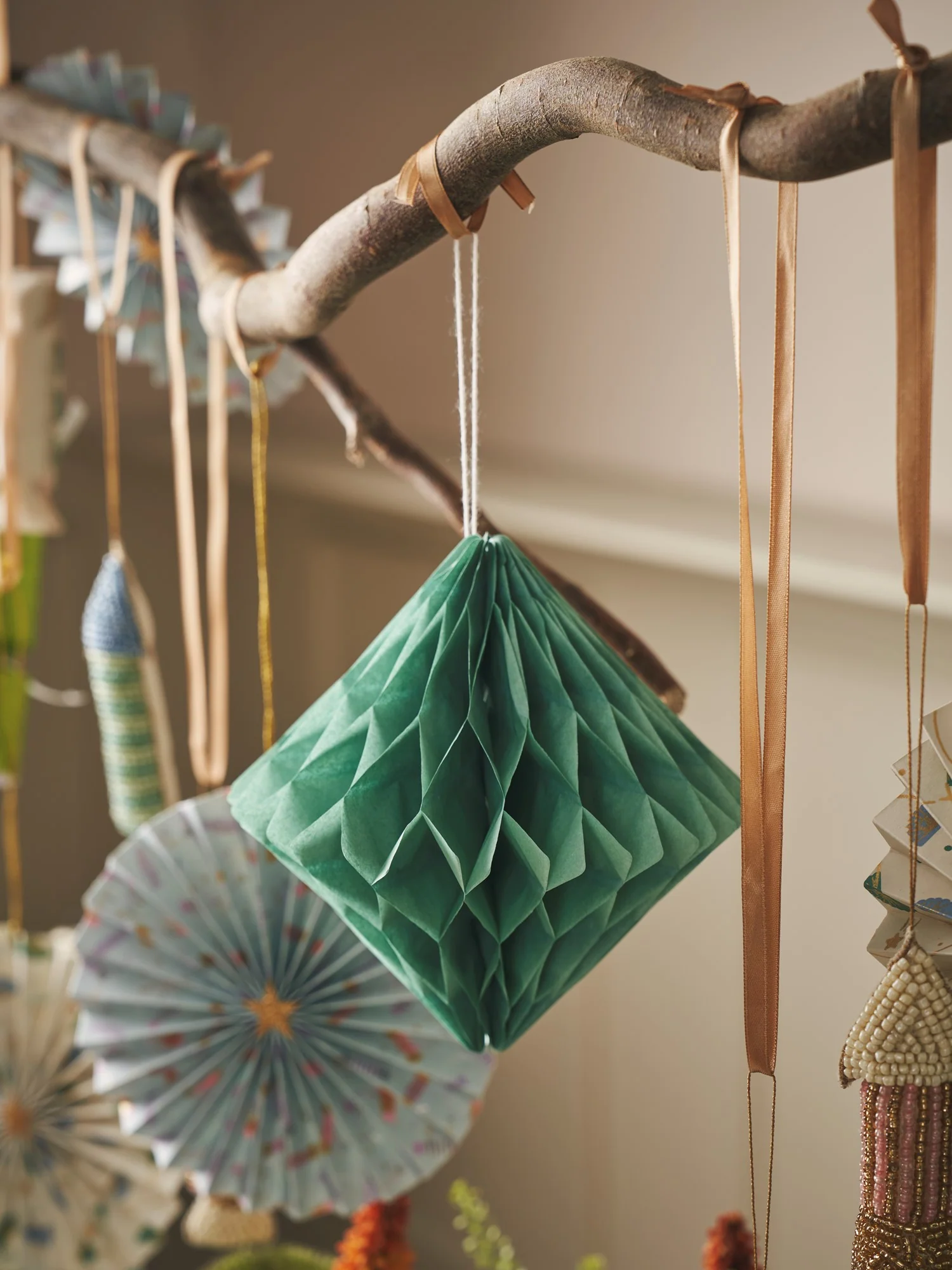 Honeycomb pompom - Image 4
