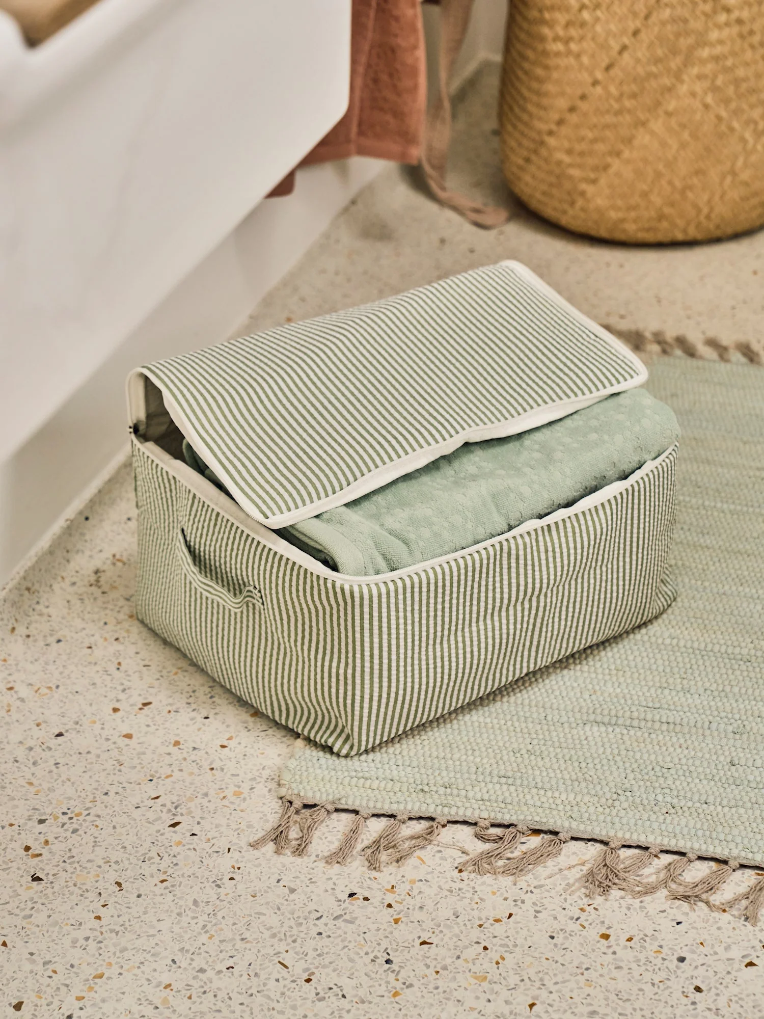 Storage bag with zipper - Image 2