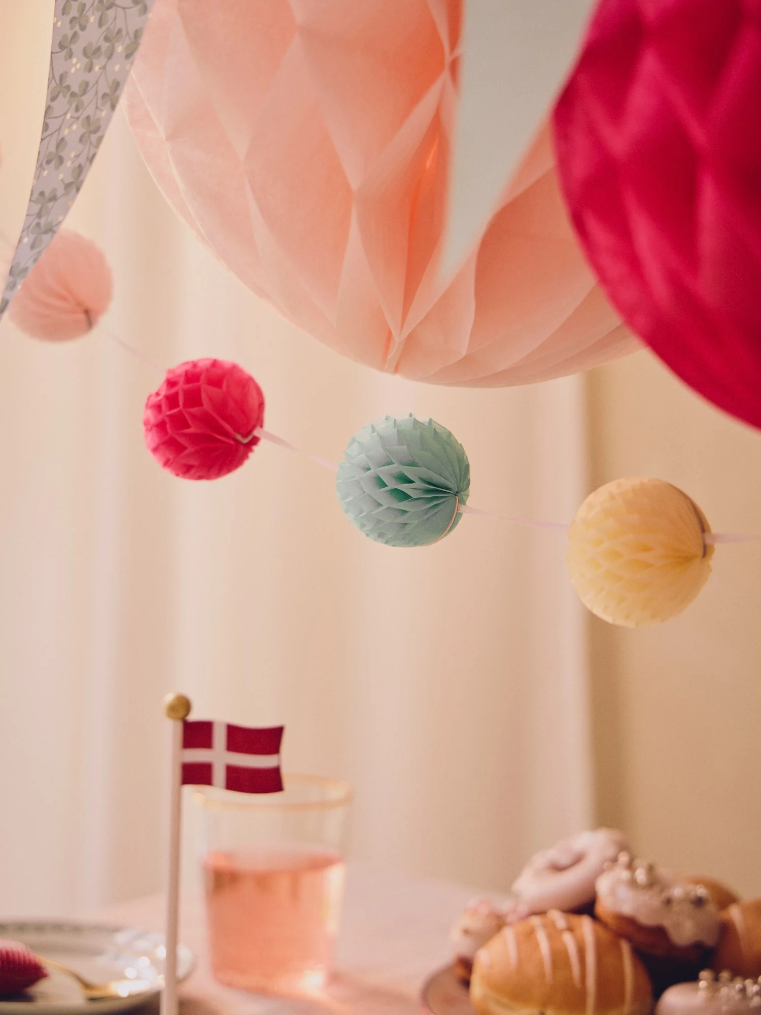 Fánalengja með pompoms - Image 2