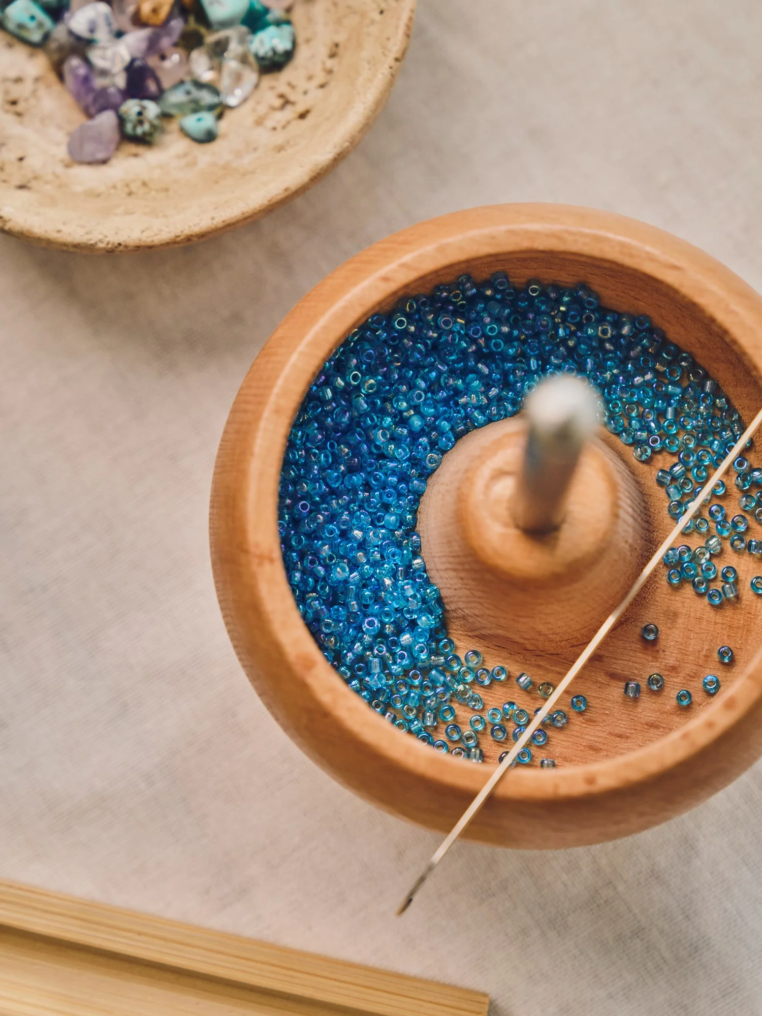 Bead spinner with needles - Image 2