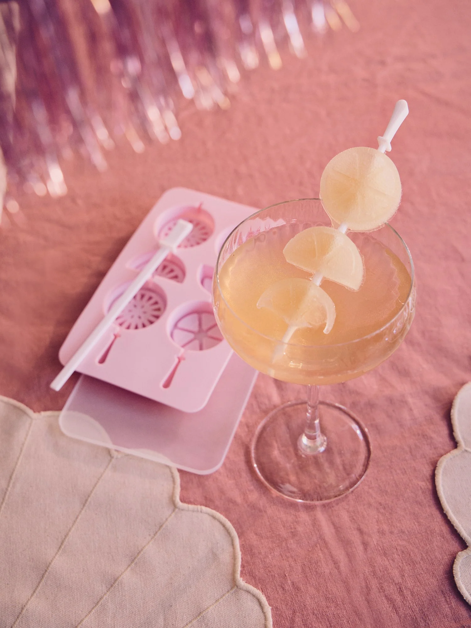 Cocktail stick ice cube mould - Image 5