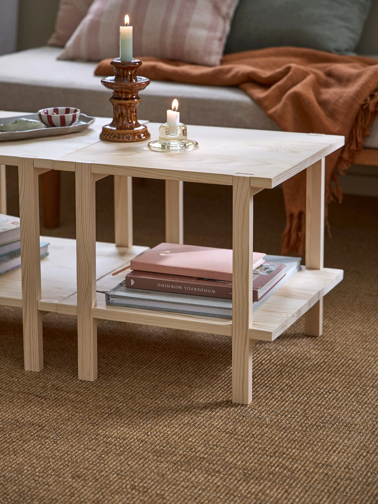 Square pinewood coffee table - Image 3