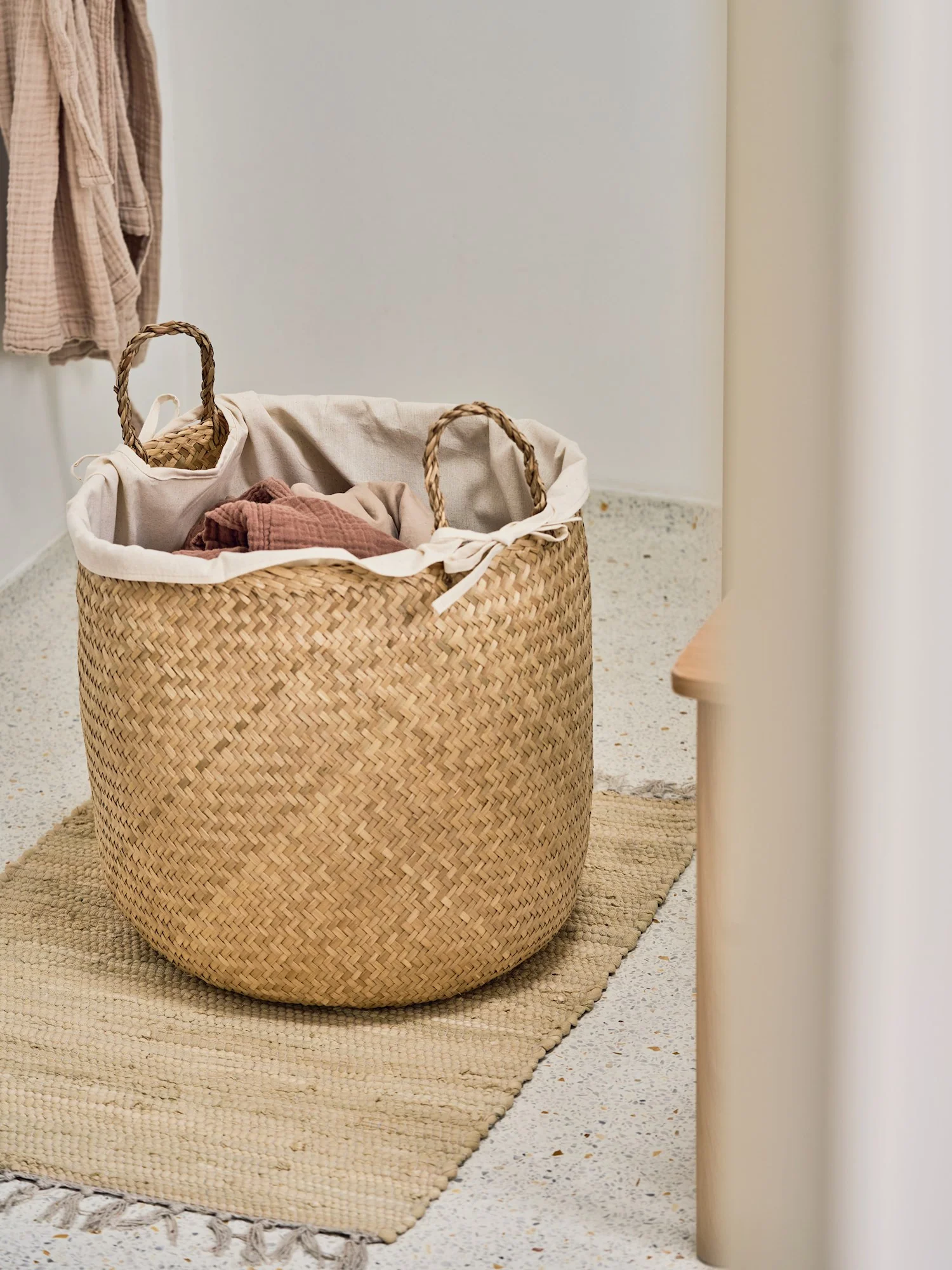 Fabric-lined basket - Image 2