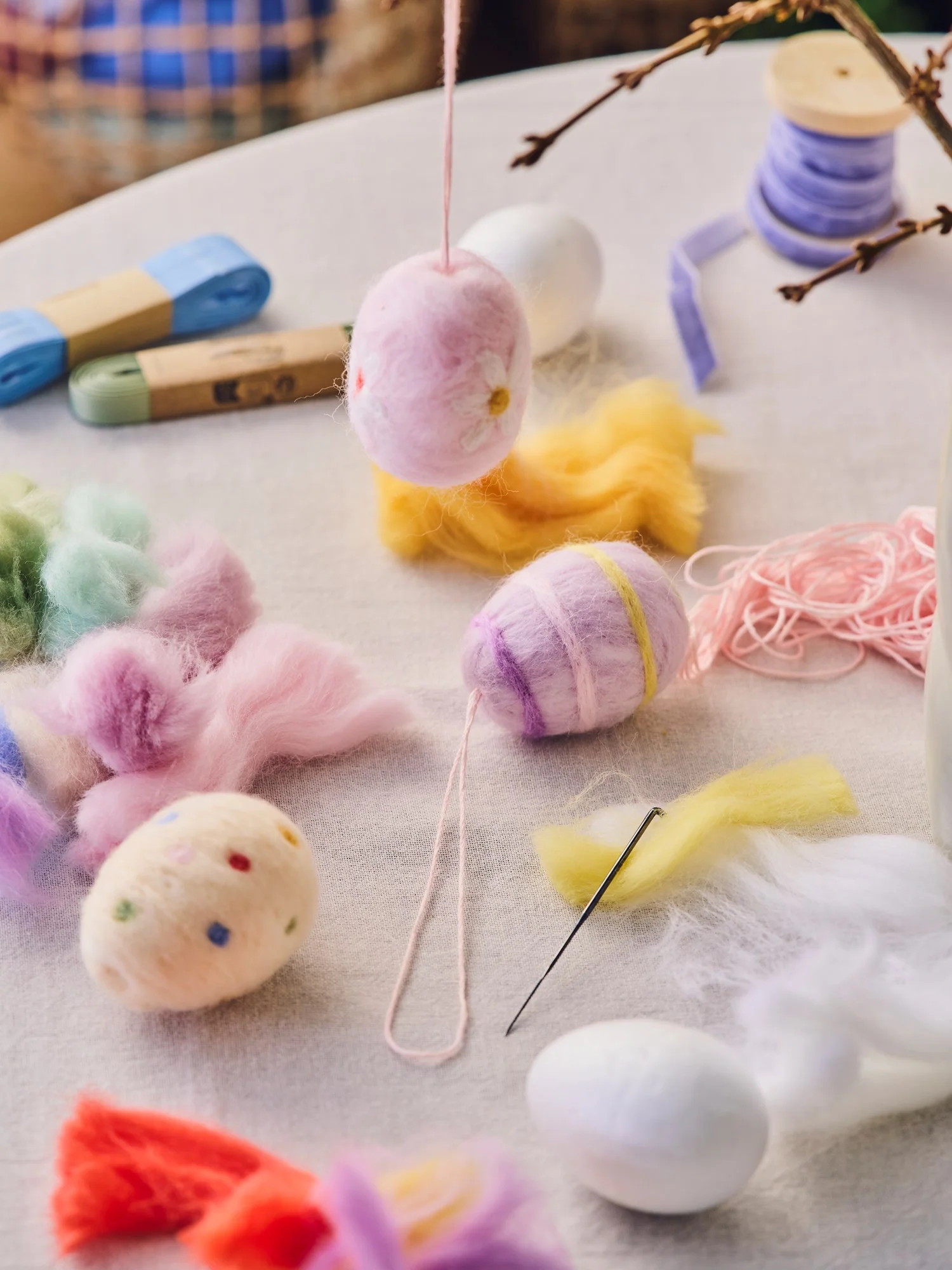 Needle felting Easter eggs DIY kit - Image 3