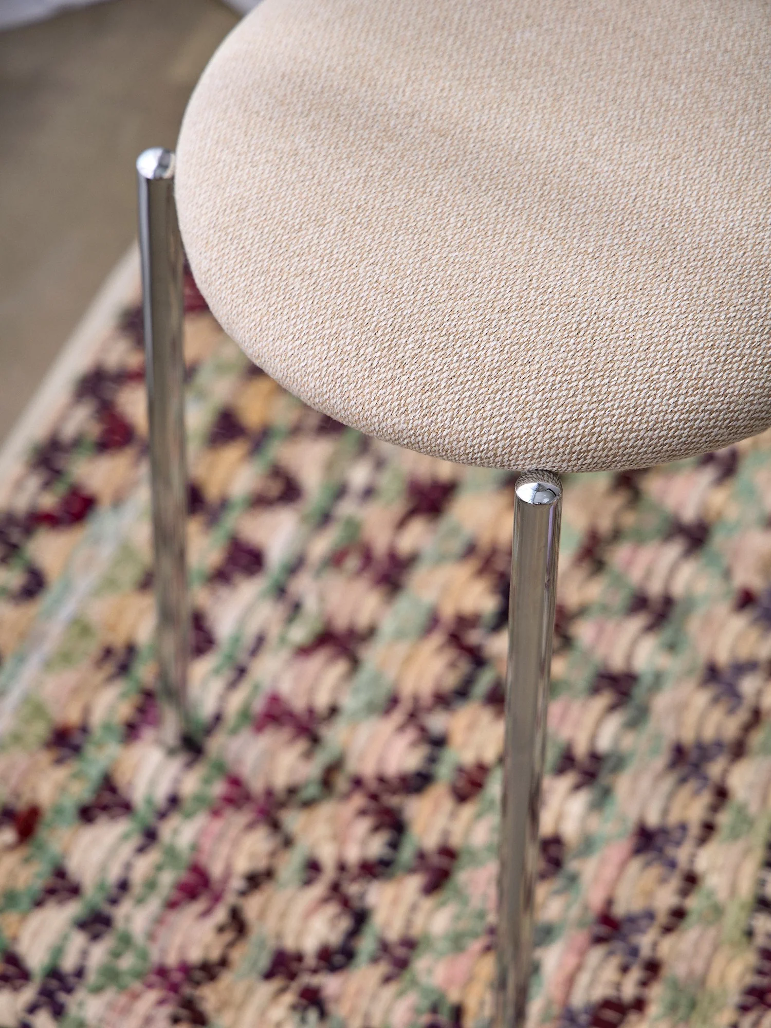 Stool with chrome-look frame - Image 5