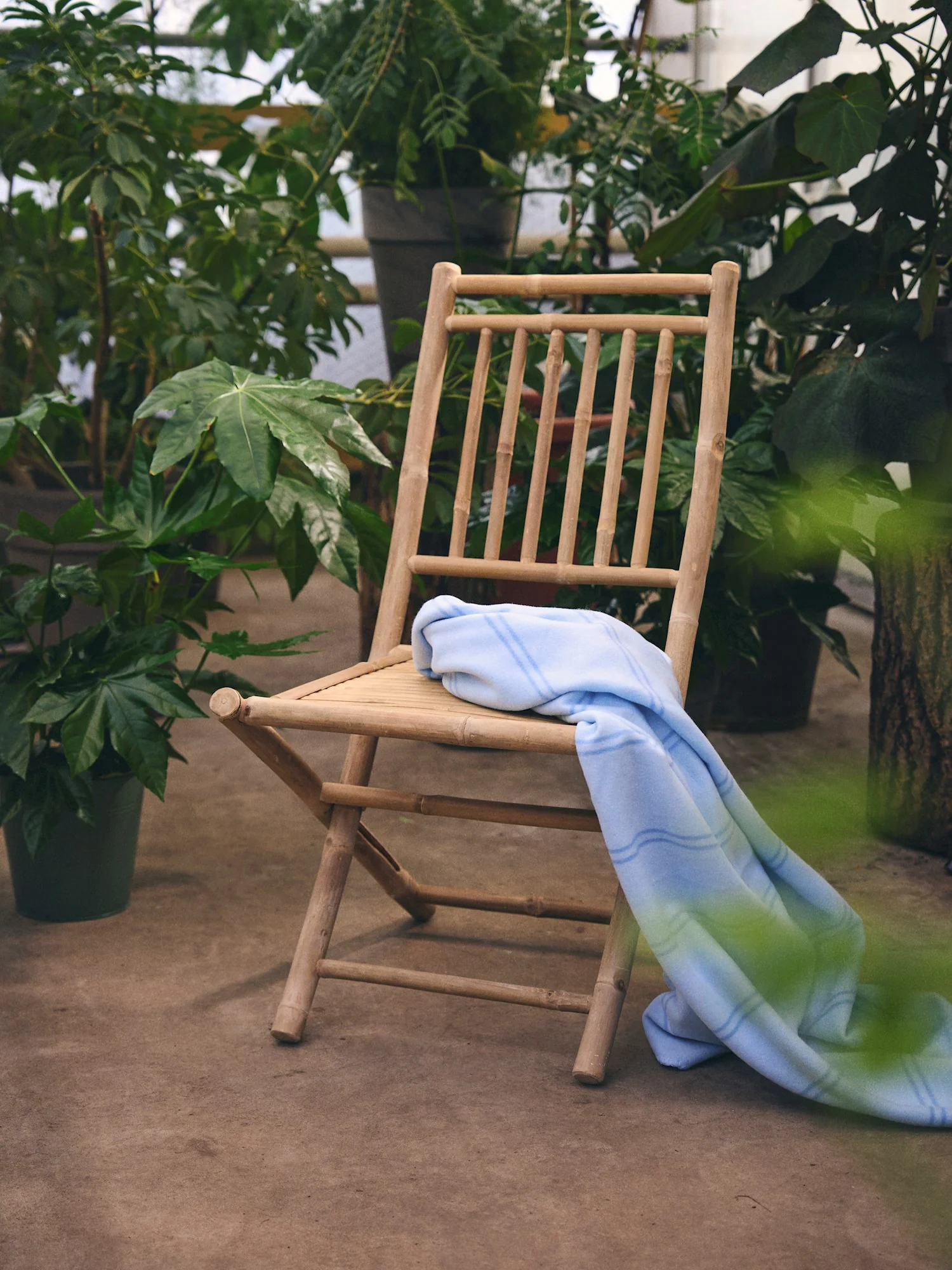 Folding chair - Image 9