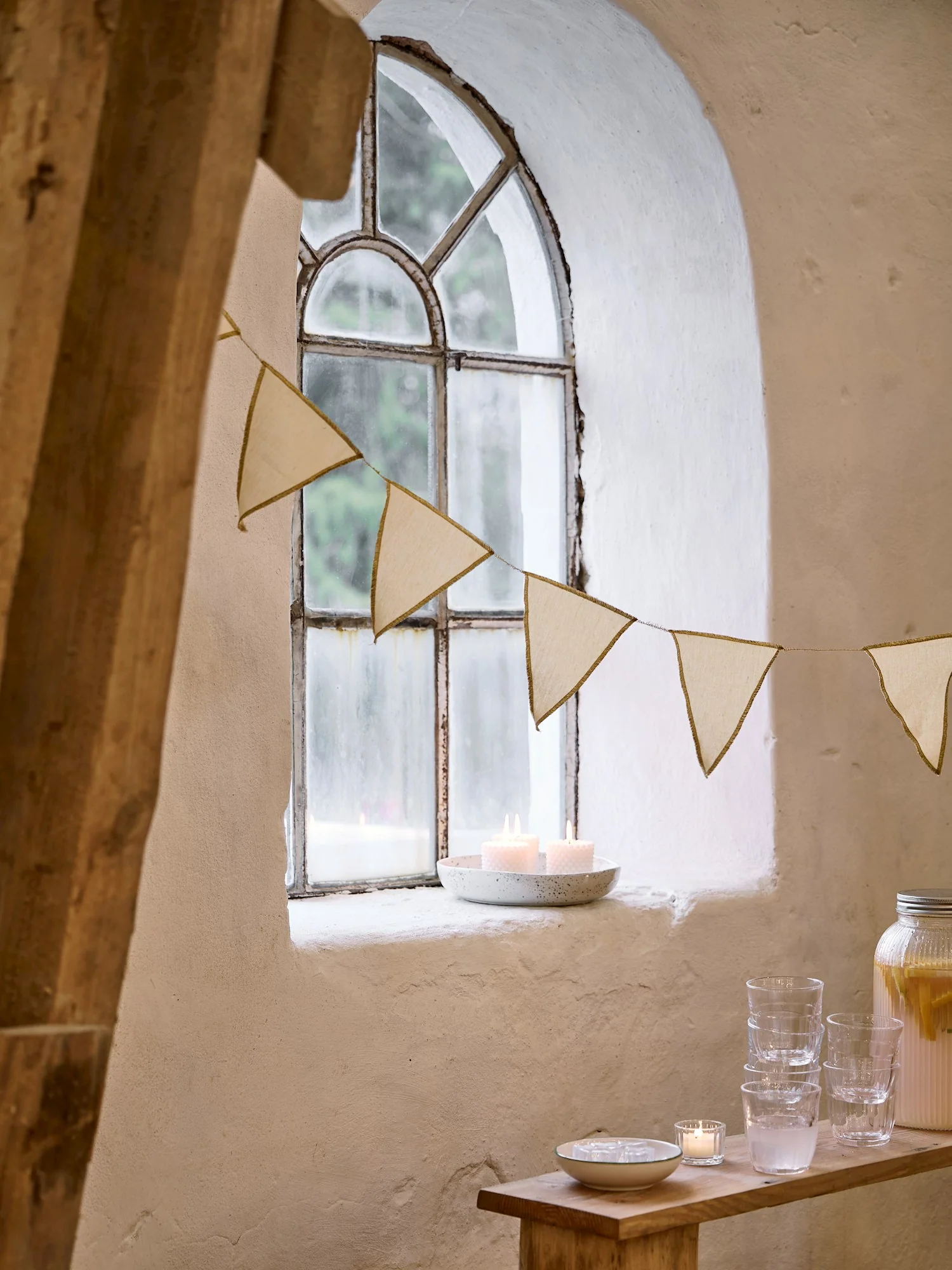 Bunting - Image 2