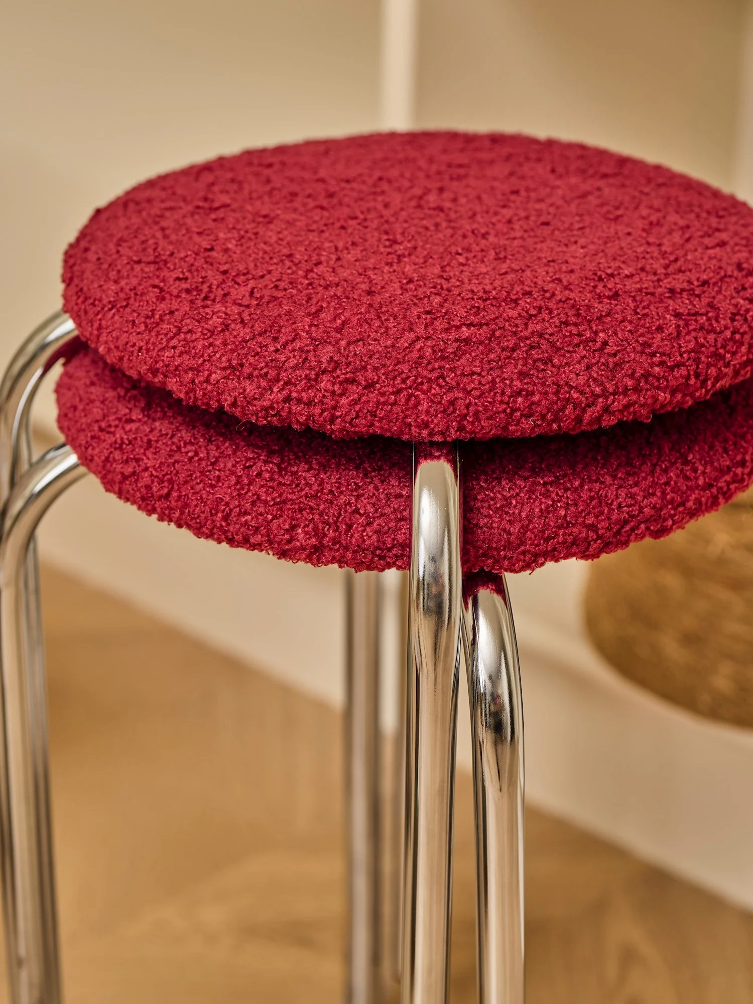 Stool with teddy fabric - Image 10