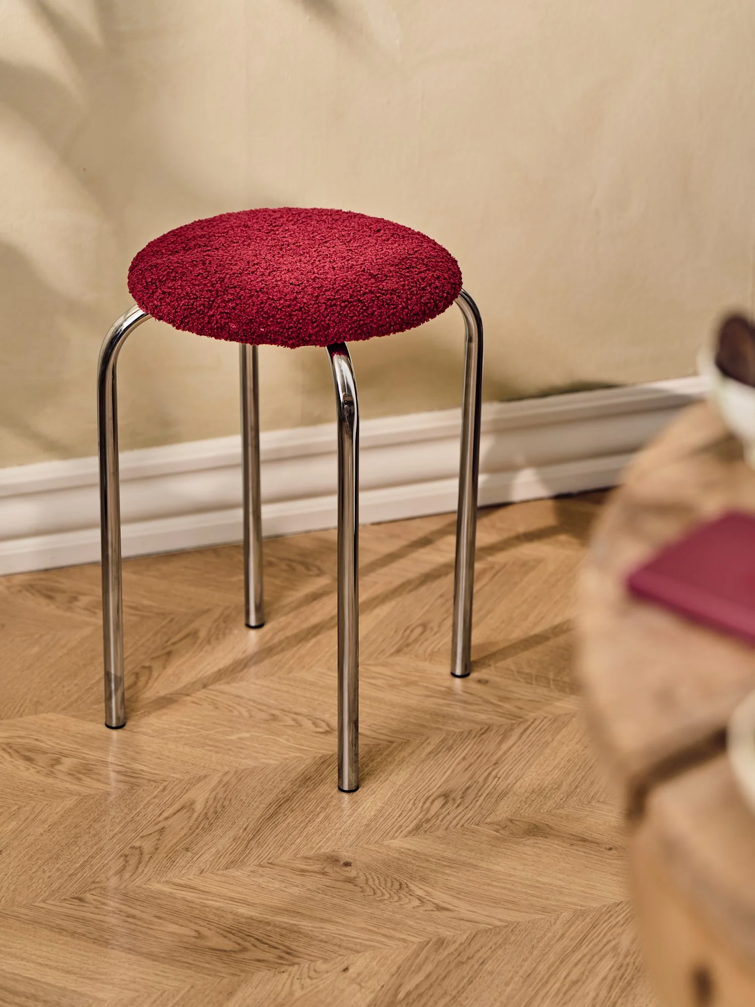 Stool with teddy fabric - Image 9